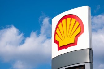 Shell stock goes down because of weaker gas trading and refining, which hurt its Q3 results.