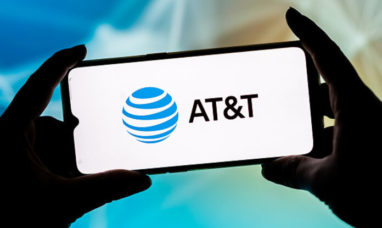 AT&T Exceeds Estimates in Subscriber Growth, Ca...