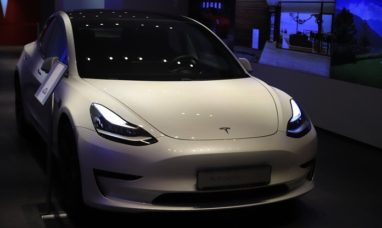 On Wall Street, Support for Tesla is Beginning to Wa...