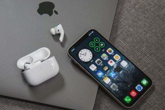 Apple Stock: Apple Needs to Improve the iPhone