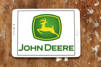 Deere Stock Declines Despite Strong Quarterly Results