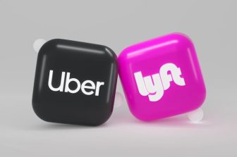 Lyft Stock Declines Despite Strong Projections Amid Concerns of Price Battle with Uber 