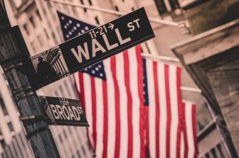 Wall Street Inches Higher After 3-Day Dip