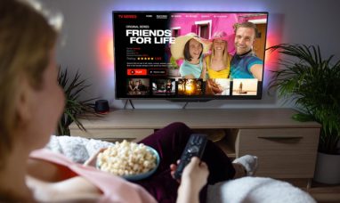 Netflix’s First Blue-Chip Bond Sale: What Investors Need to Know