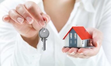 Real Estate Expert Billy Houston of Knoxville Explains Lakefront Property Choices for HelloNation