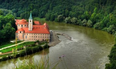 Club Offers for Travel Enthusiasts in the UK