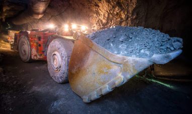 GOLD STRATEGY ANNOUNCES OPTION GRANT