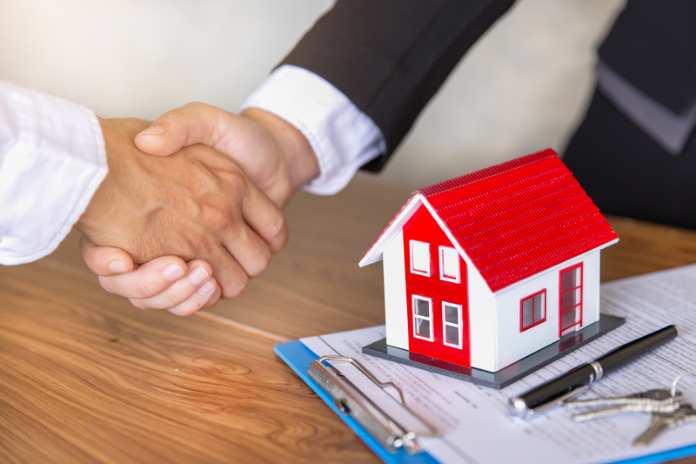 57ced8b5f652cac598412c31c55be31c University Village Agrees To Be Acquired by Simon